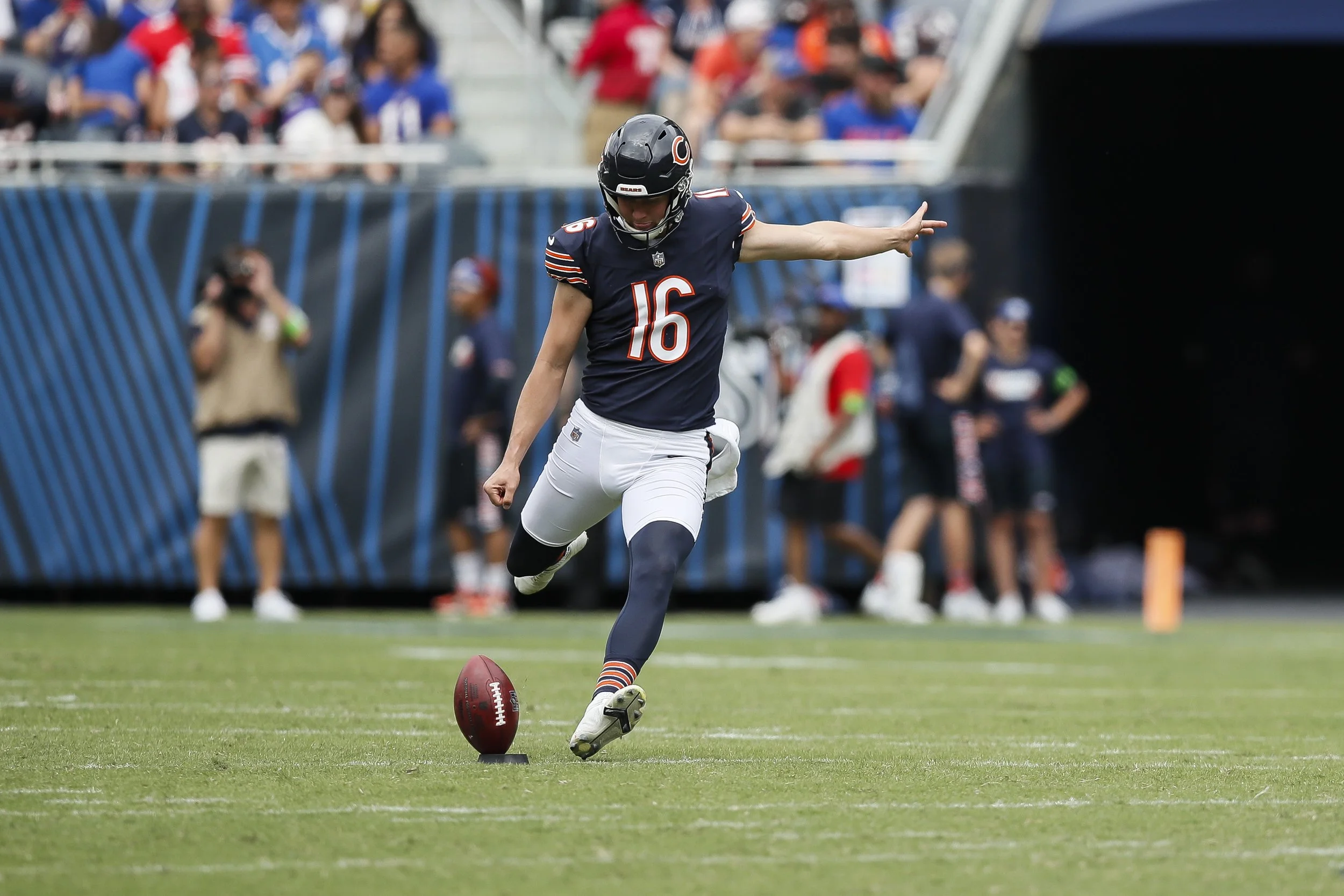 Trenton Gill punting for the Chicago Bears